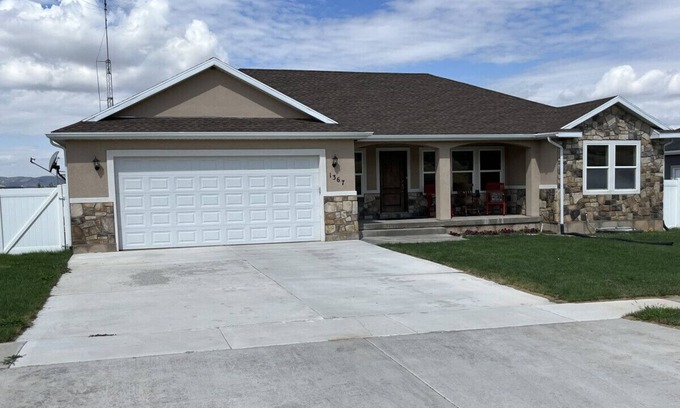 Nephi House | Home in Nephi 5 Bed/3 Bath