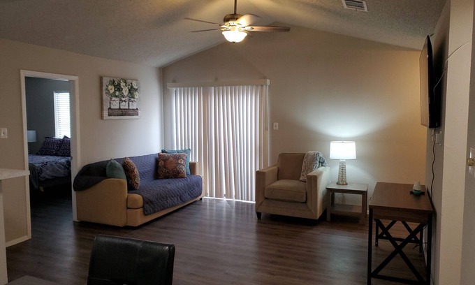 North Star House | Inviting 2 BR Home in NW Austin with Private Amenities