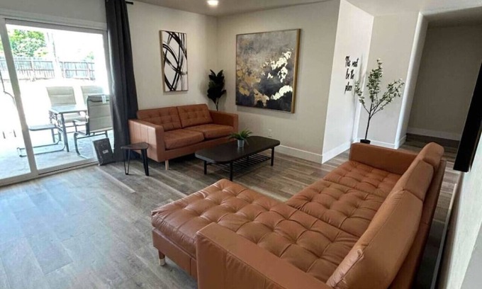 Fresno House | Comfortable 4BR Fresno Retreat with Family-Friendly Amenities