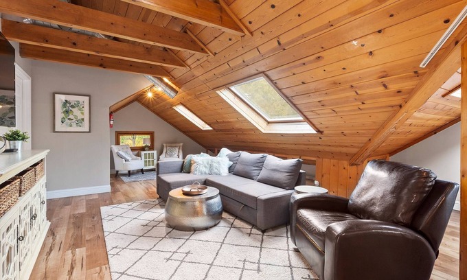 Midtown Sacramento Apartment | Cozy Retreat in Midtown Sacramento with Pet-Friendly Amenities