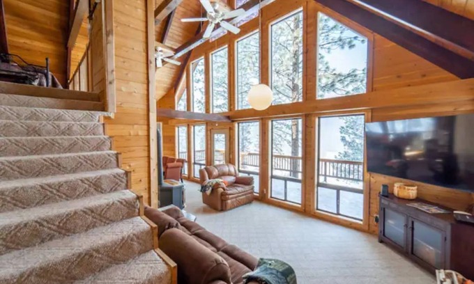 Garden Valley House | Escape to Home In The Woods: Family-Friendly Retreat