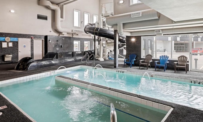 Stonebridge Hotel | Pet-Friendly Home Inn & Suites Saskatoon South with Pool