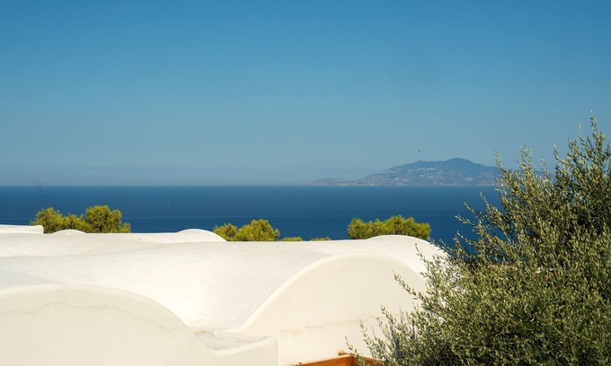Anacapri Villa | Discover Where Magic Happens with Oceanfront Amenities