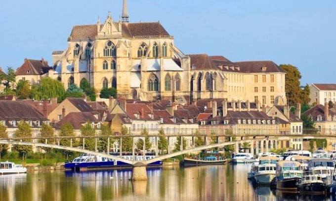 Mige Apartment | Kid-Friendly Getaway at Migéenne - Experience Local Charm