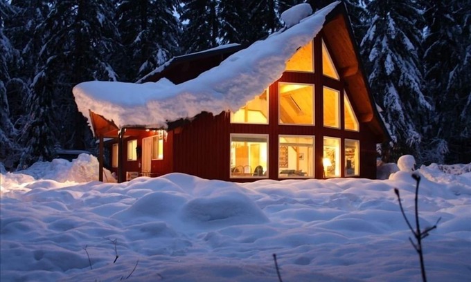 Enumclaw House | Idyllic Retreat Near Crystal Mountain & Mt. Rainier