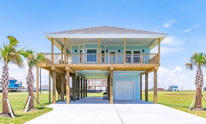 Indian Beach House | Beachside Retreat with Ocean Views & Outdoor Amenities