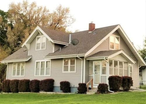 Omaha House | Convenient Stay Near Zoo, College World Series & Downtown