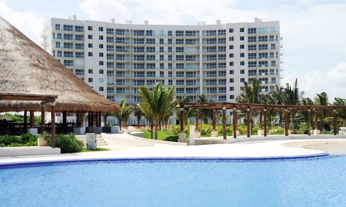 Puerto Juarez Apartment | Relax at Our Beachfront Condo with Ocean View & Spa