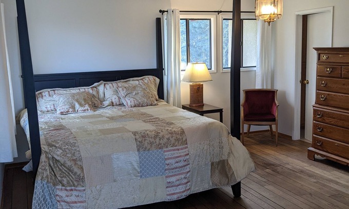 Placerville House | Relaxing Retreat: Home on a Vineyard with Family-Friendly Perks