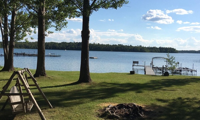 Bemidji House | Experience Lake Andrusia: Rated 10/10 with Ocean Views