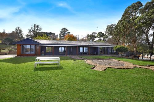 Bowral House | Relaxing Retreat at Home On The Hill - Bowral