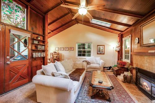 Guerneville House | Relax at Home on the Range: Pet and Child Friendly Retreat