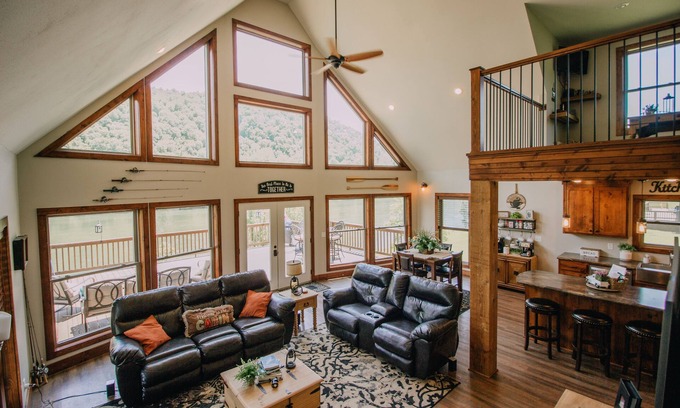 Mountain Home House | Ideal Retreat on White River: Fishing & Private Boat Ramp