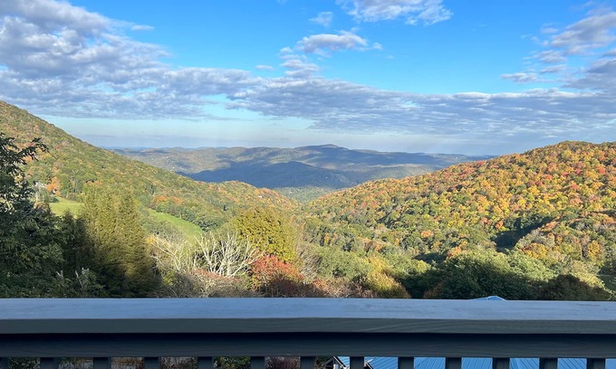 Seven Devils House | Mountain-View Retreat with Deck, Firepit & Pet-Friendly Perks