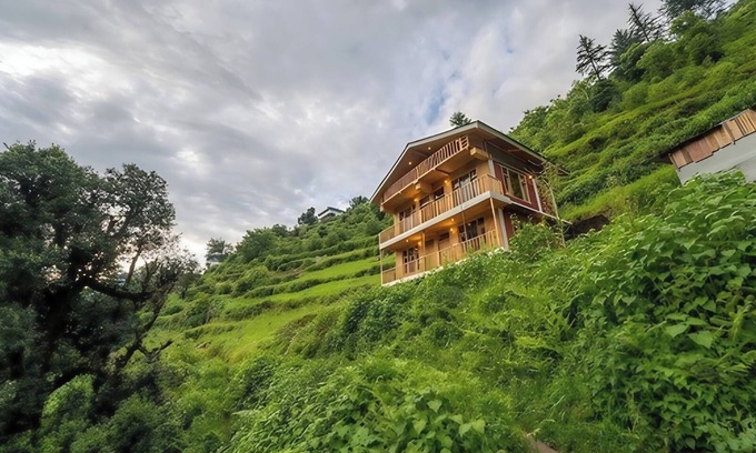 Shoja Cottage | Home Stay with 360 view@Mountain bliss cottage,Jibhi. 5kms away from Jalori Pass