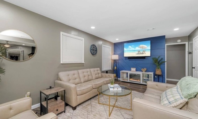 Normal House | Convenient Stay for Construction and Crew Workers