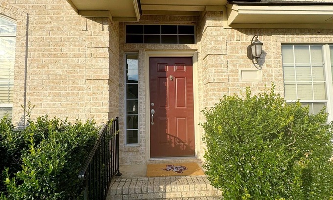 Edelweiss Condo | Home Sweet College Station! 3bed/2bath, Minutes away from Texas A&M University.