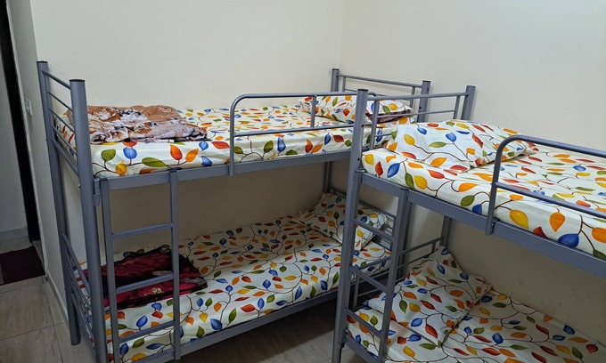 Old Dubai Apartment | Cozy Home Sweet Home Bed Space for Male Travelers