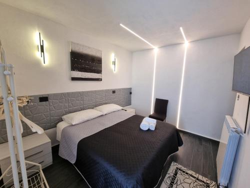 Calangianus House | Cozy Retreat: Guest Rated 9/10 with Hot Tub & Breakfast