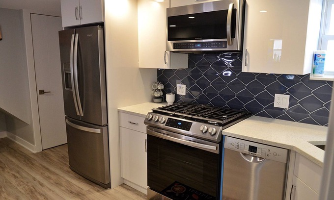 Dunning House | Inviting Home Sweet Home: 10/10 Ratings & Pet-Friendly Stay