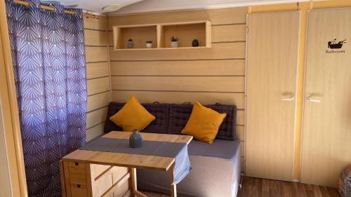 Saint-Cheron Other | Cozy Retreat at HOME SWEET MOBIL-HoME: Pool & Family Fun