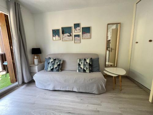 Enchastrayes Apartment | Relaxing Home Sweet Sauze Apartment with Mountain Views
