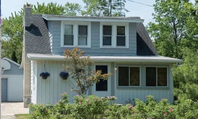 Mitchell House | Inviting Retreat: Pet-Friendly Hotel with Spa & Breakfast