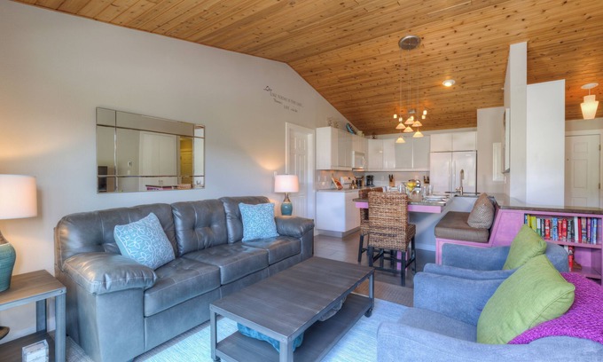 Big Sky House | A Cozy Condo with Hot Tub & Fireplace Near Big Sky Resort