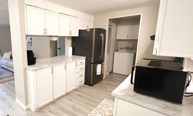Leo-Cedarville House | Inviting Home with King Suite, Garage & Pet-Friendly Perks