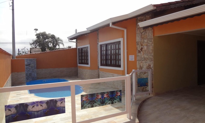 Jardim Imperador House | Cozy Home with Pool and Pet-Friendly Amenities in Peruibe