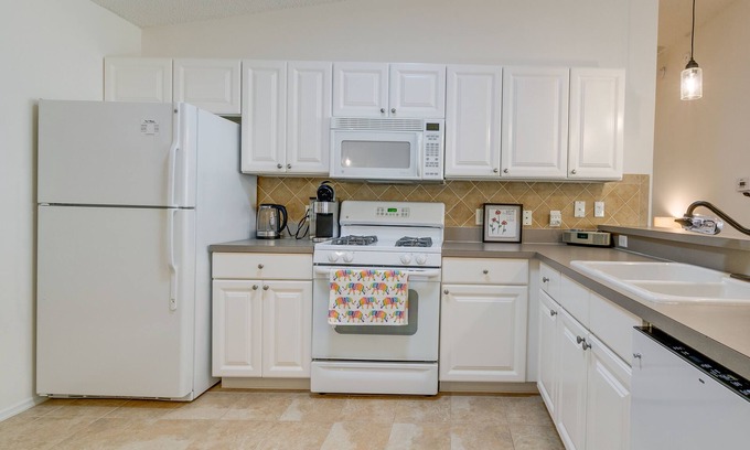 Caroline Cottage | Discover The Villages House with Family-Friendly Amenities