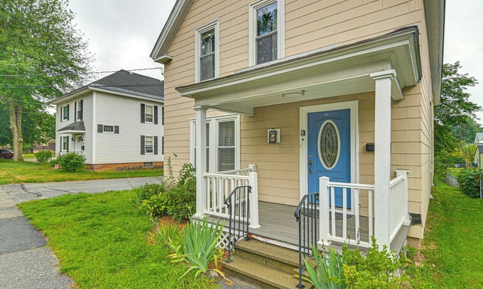 Auburn House | Discover a Cozy Maine Vacation Rental Near Auburn Riverwalk