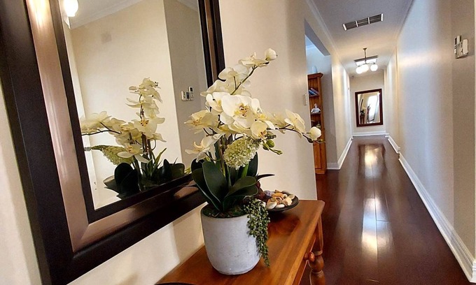 Magil House | Ideal Getaway: Magill with Ocean Views & CBD Access