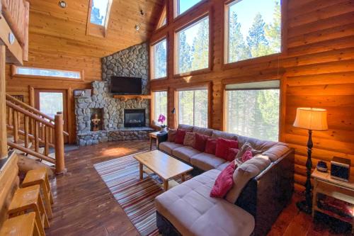 Country Club Estates House | Enjoy a Family Getaway at South Lake Tahoe with Pool