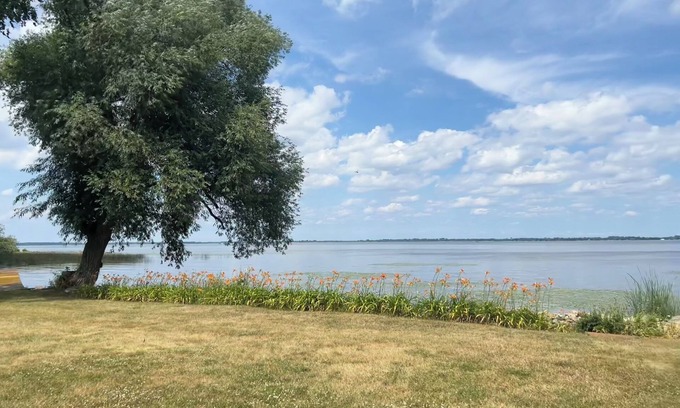 Winneconne House | Inviting Home with Panoramic Lake Views of Lake Poygan