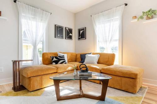 Downtown House | Comfortable Retreat with Private Backyard Near Downtown Raleigh