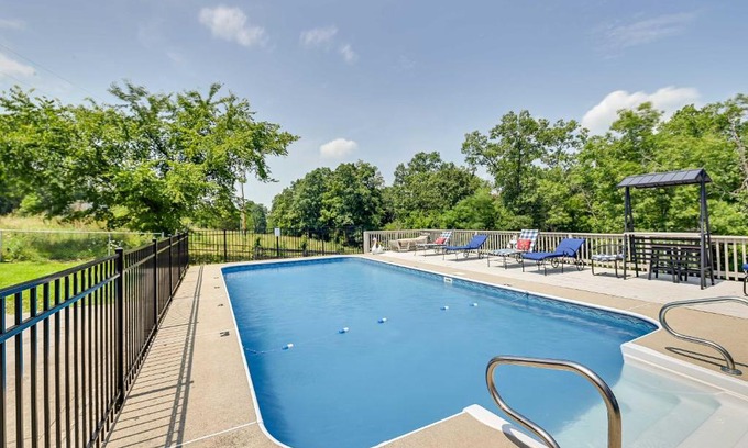 Berry House | Relaxing Retreat with Private Pool Near Ark Encounter