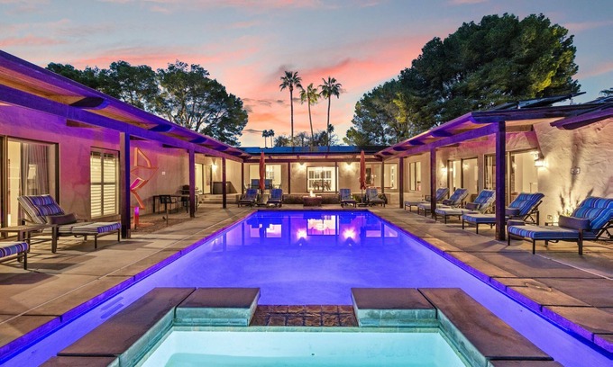 Vista Las Palmas House | Fall Retreat: Private Tennis Court & Breathtaking Mountains