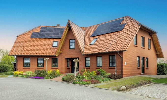 Kaltenhof House | Relaxing Retreat with Sauna and Ocean View Near Beach