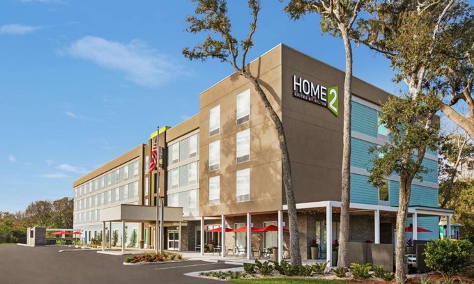 Fernandina Beach Hotel | Pet-Friendly Home2 Suites by Hilton on Amelia Island