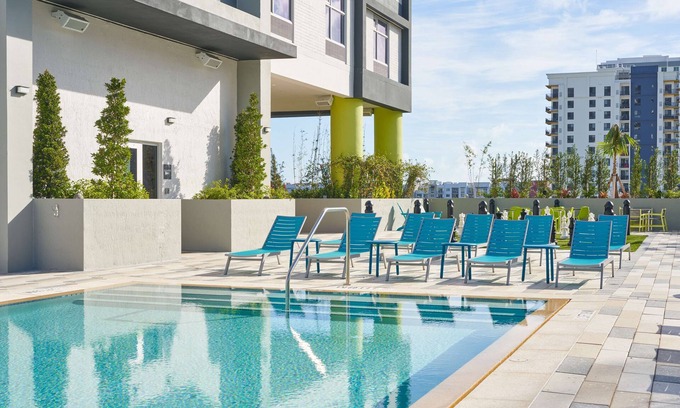 Downtown Fort Lauderdale Hotel | Discover Home2 Suites by Hilton in Downtown Fort Lauderdale