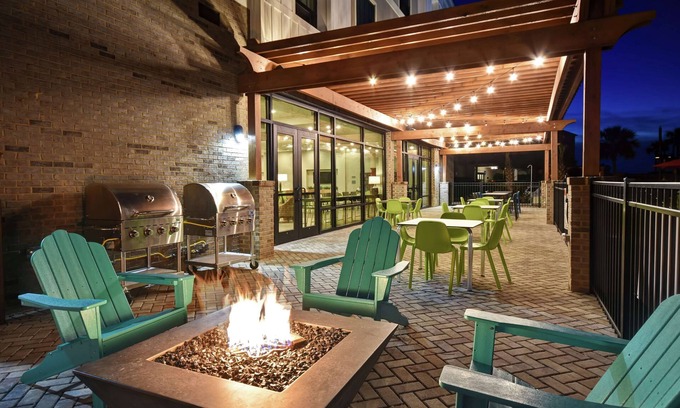 Jekyll Island Hotel | Discover Home2 Suites by Hilton Jekyll Island - Rated 9.2!
