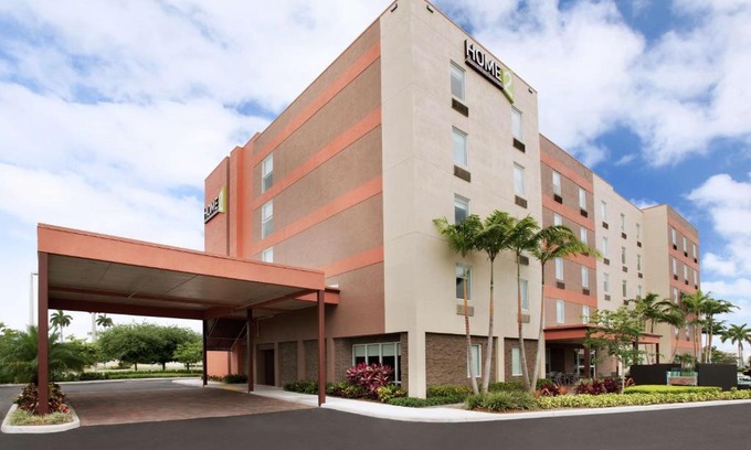 Florida City Hotel | Pet-Friendly Home2 Suites by Hilton in Florida City