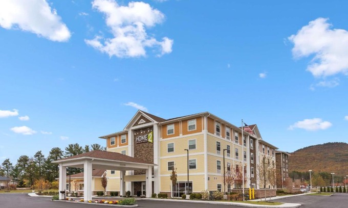 North Conway Hotel | Top Rated Home2 Suites by Hilton North Conway, NH