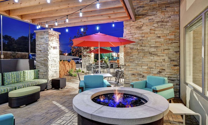 Springfield Hotel | Exceptional Home2 Suites by Hilton Springfield North Awaits