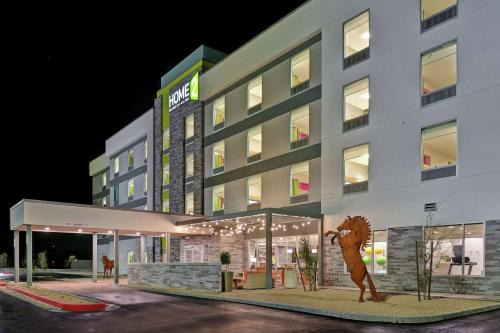 Sundance Hotel | Pet-Friendly Home2 Suites in Buckeye, Rated 9/10 by Guests