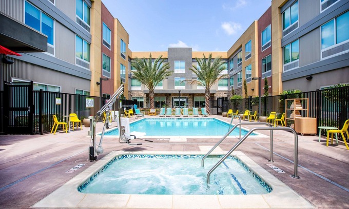Carlsbad Hotel | Discover Home2 Suites by Hilton Carlsbad - Rated 9.2/10!