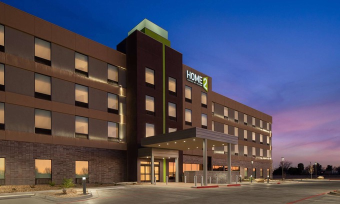 Carlsbad Hotel | Stylish Home2 Suites by Hilton in Carlsbad, NM - Rated 9.4
