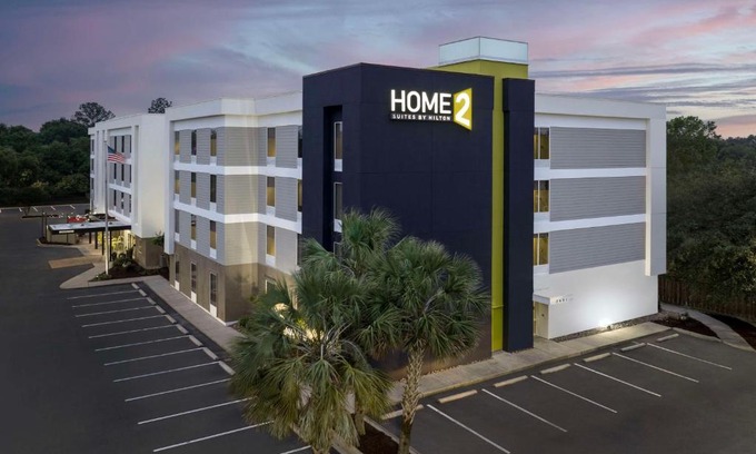 North Charleston Hotel | Pet-Friendly Home2 Suites by Hilton near Charleston Airport
