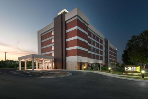 University Place Hotel | Explore Home2 Suites by Hilton Charlotte with Pool Access